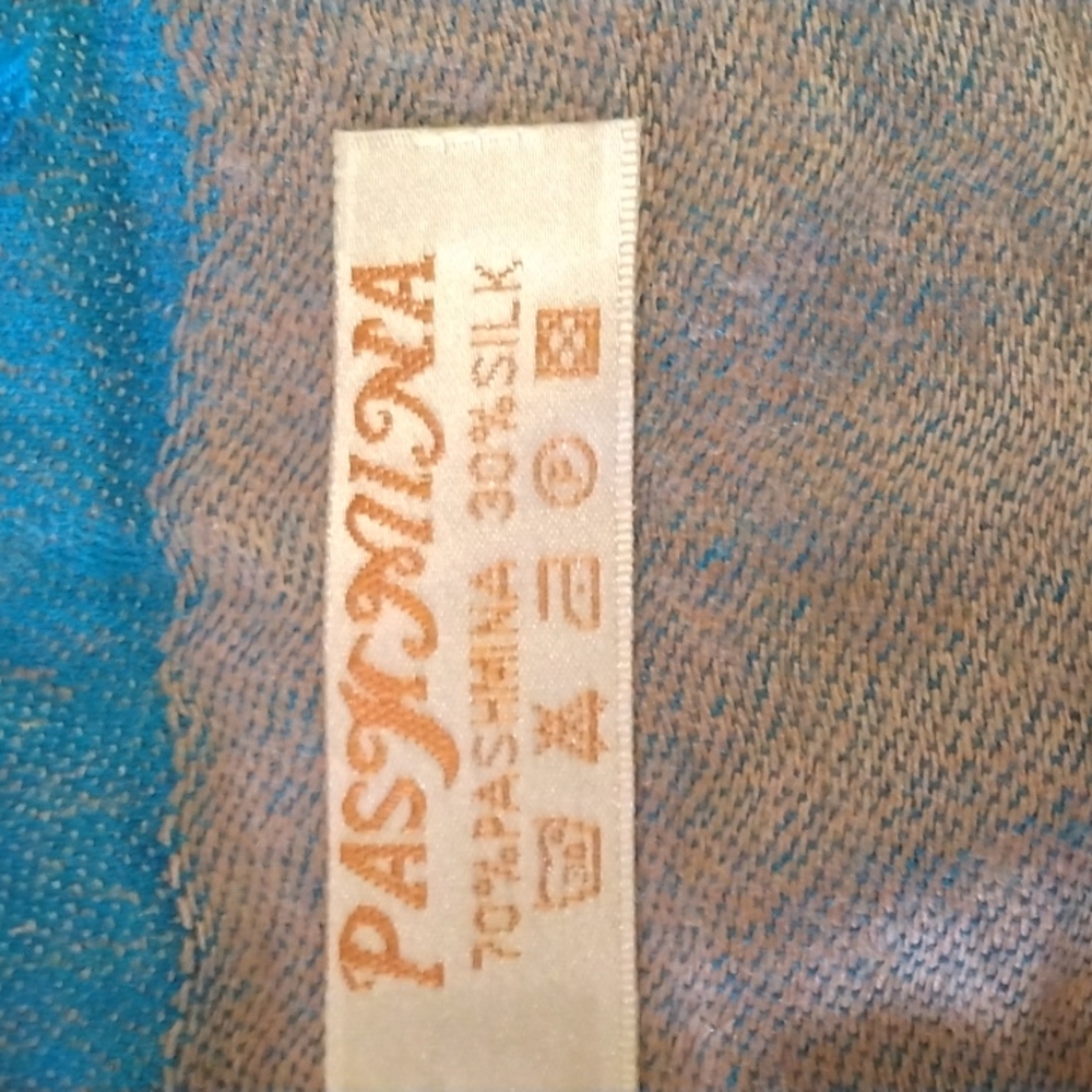 Pashmina - Picture 2 of 3